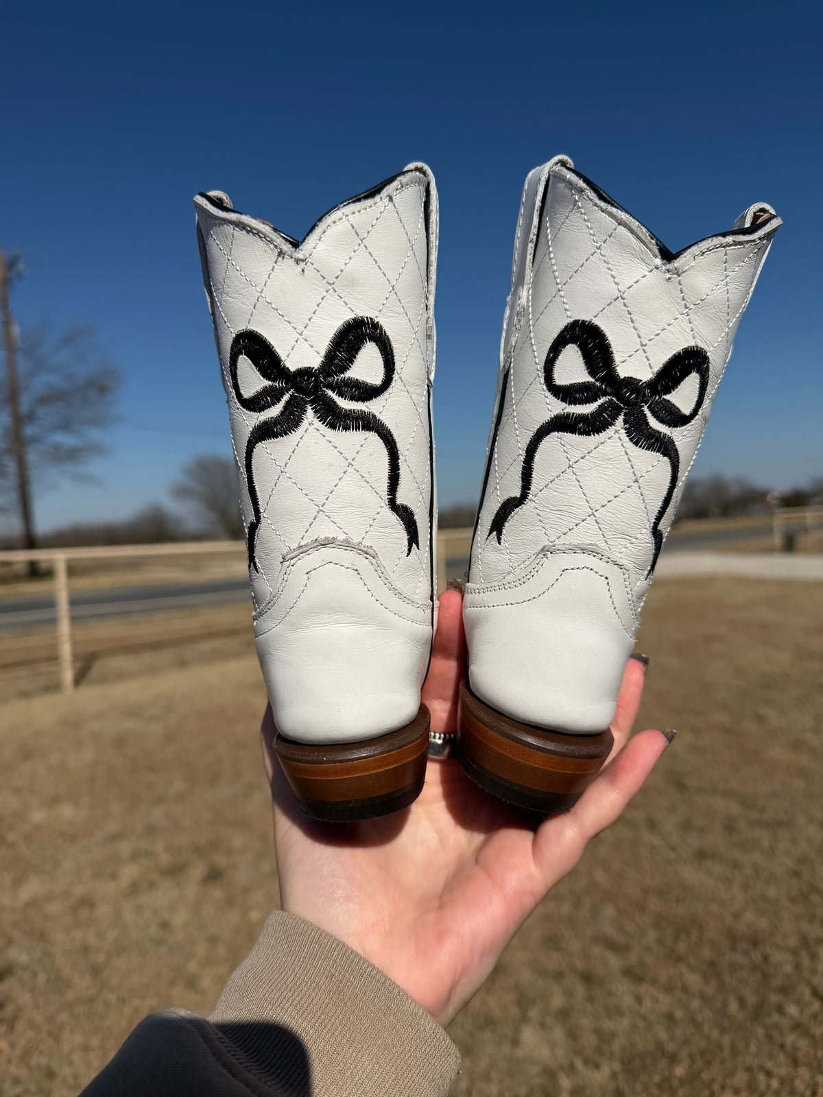 White Bow Tanner Mark Boots