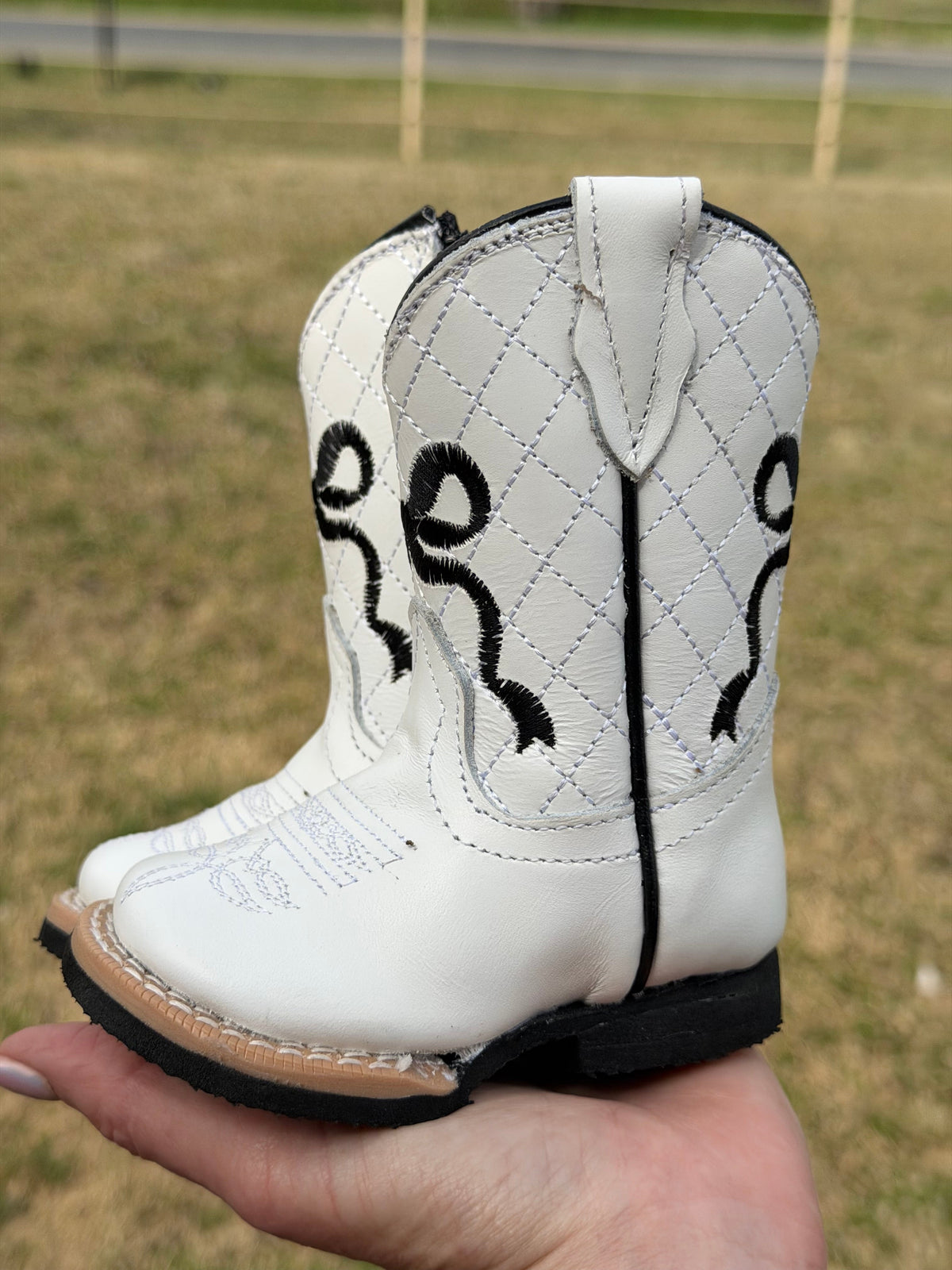 White Bow Tanner Mark Boots