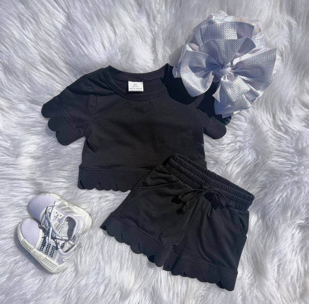 Dark But Dainty Set
