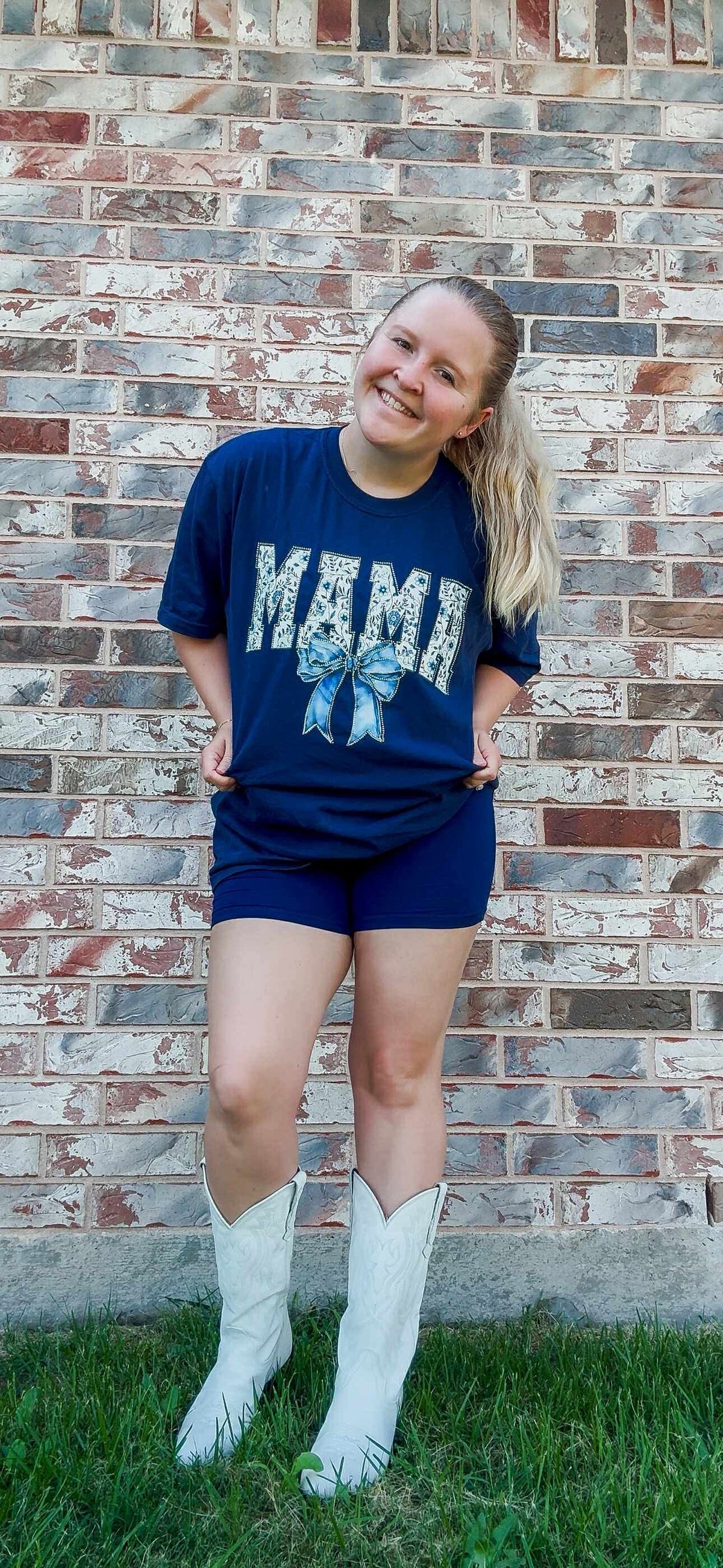 MAMA bedazzled tee