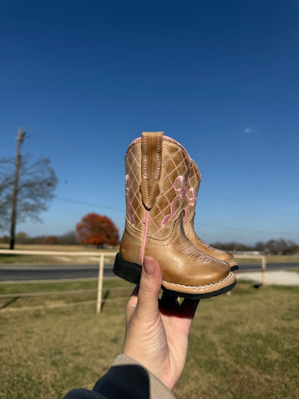 Tan Bow Tanner Mark Boots