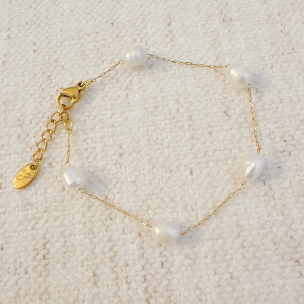 Esther Freshwater Pearl Bracelet
