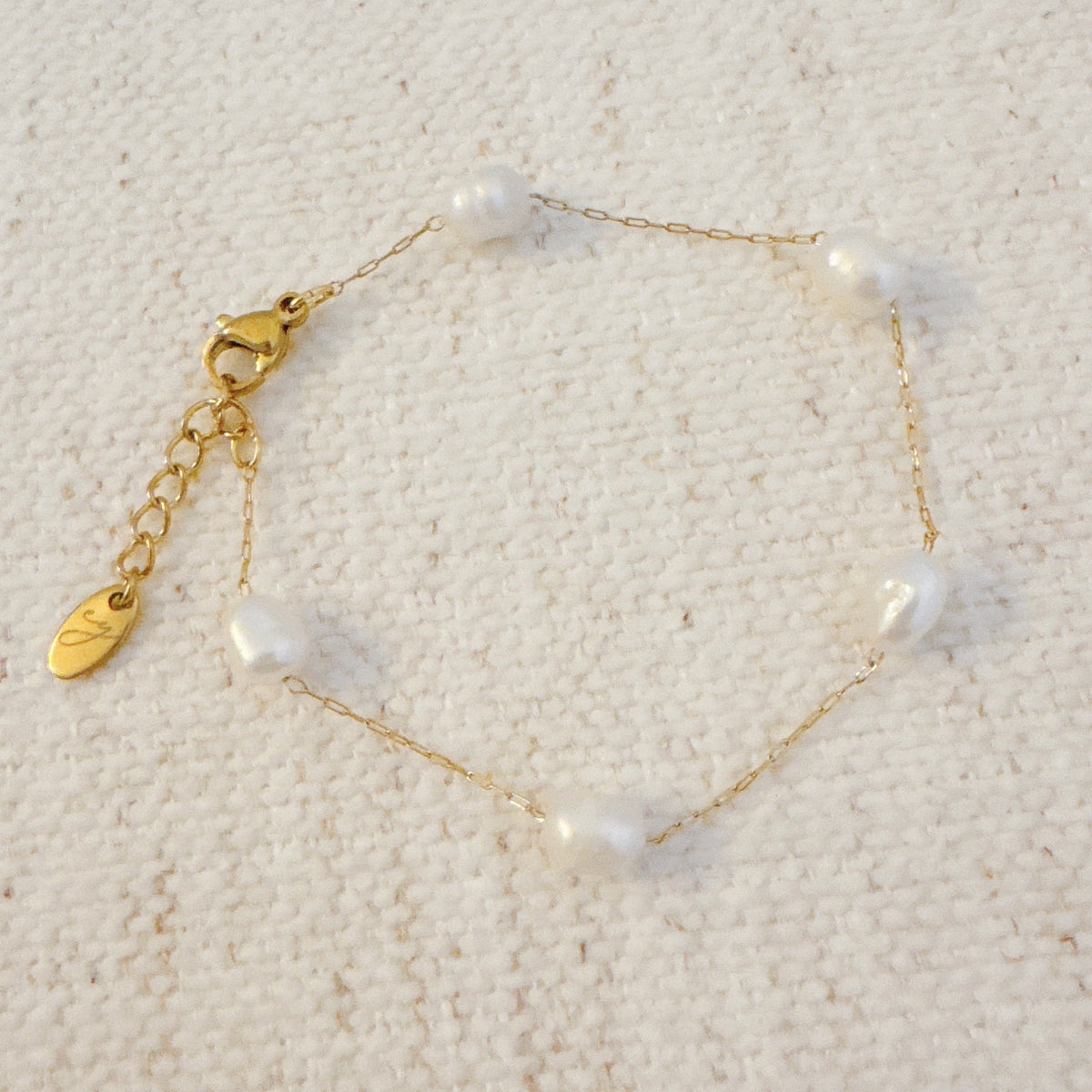 Esther Freshwater Pearl Bracelet