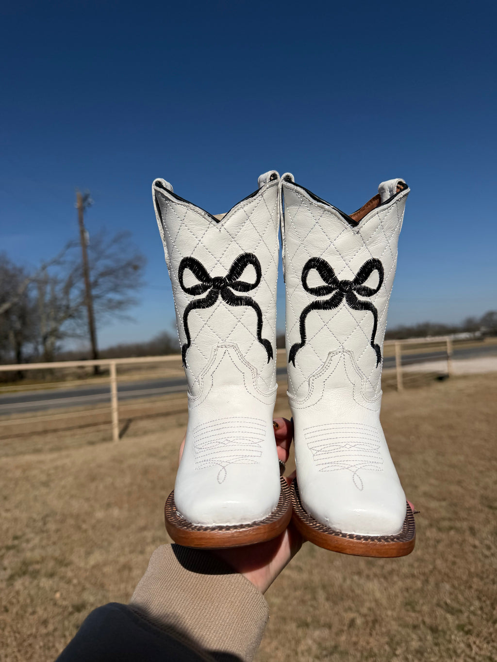 White Bow Tanner Mark Boots
