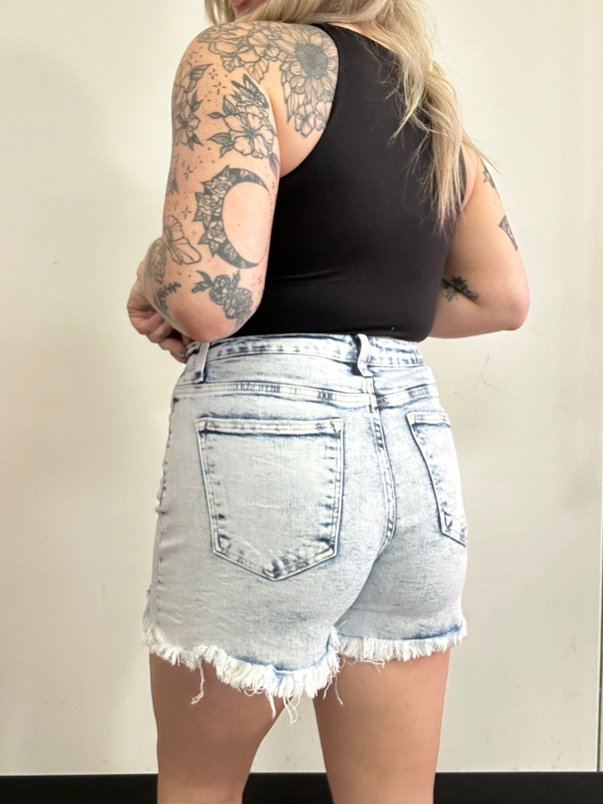 On The Go Distressed Shorts - Acid Light Wash