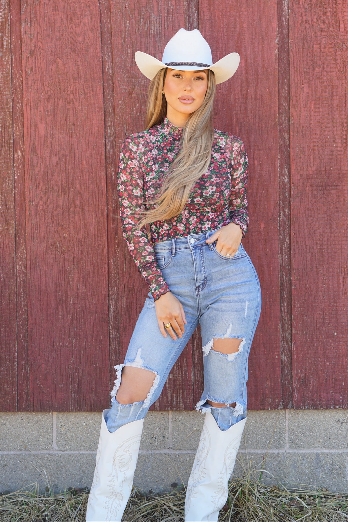 Lindsey Distressed Boyfriend Stretchy Jeans - Medium Wash