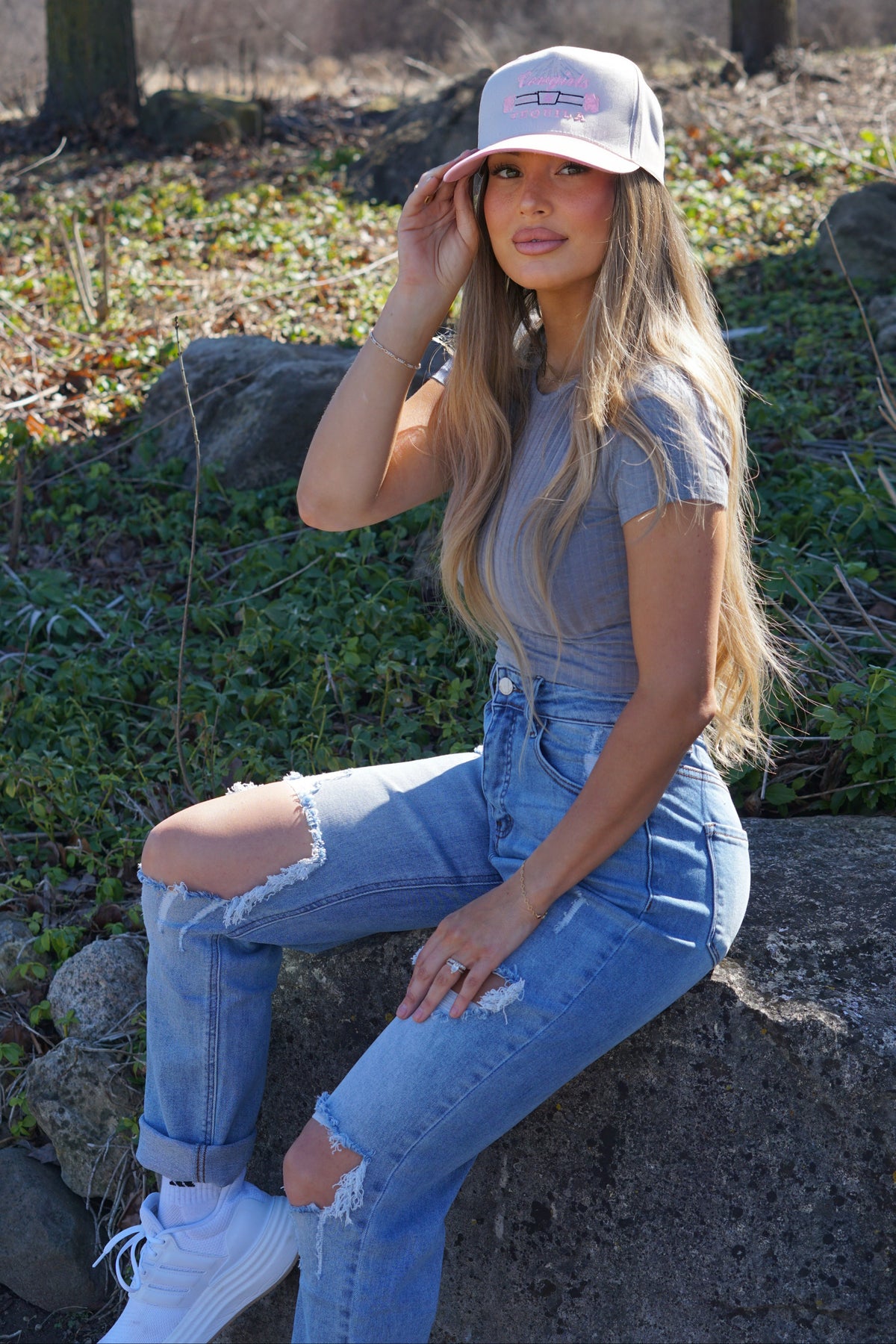 Lindsey Distressed Boyfriend Stretchy Jeans - Medium Wash