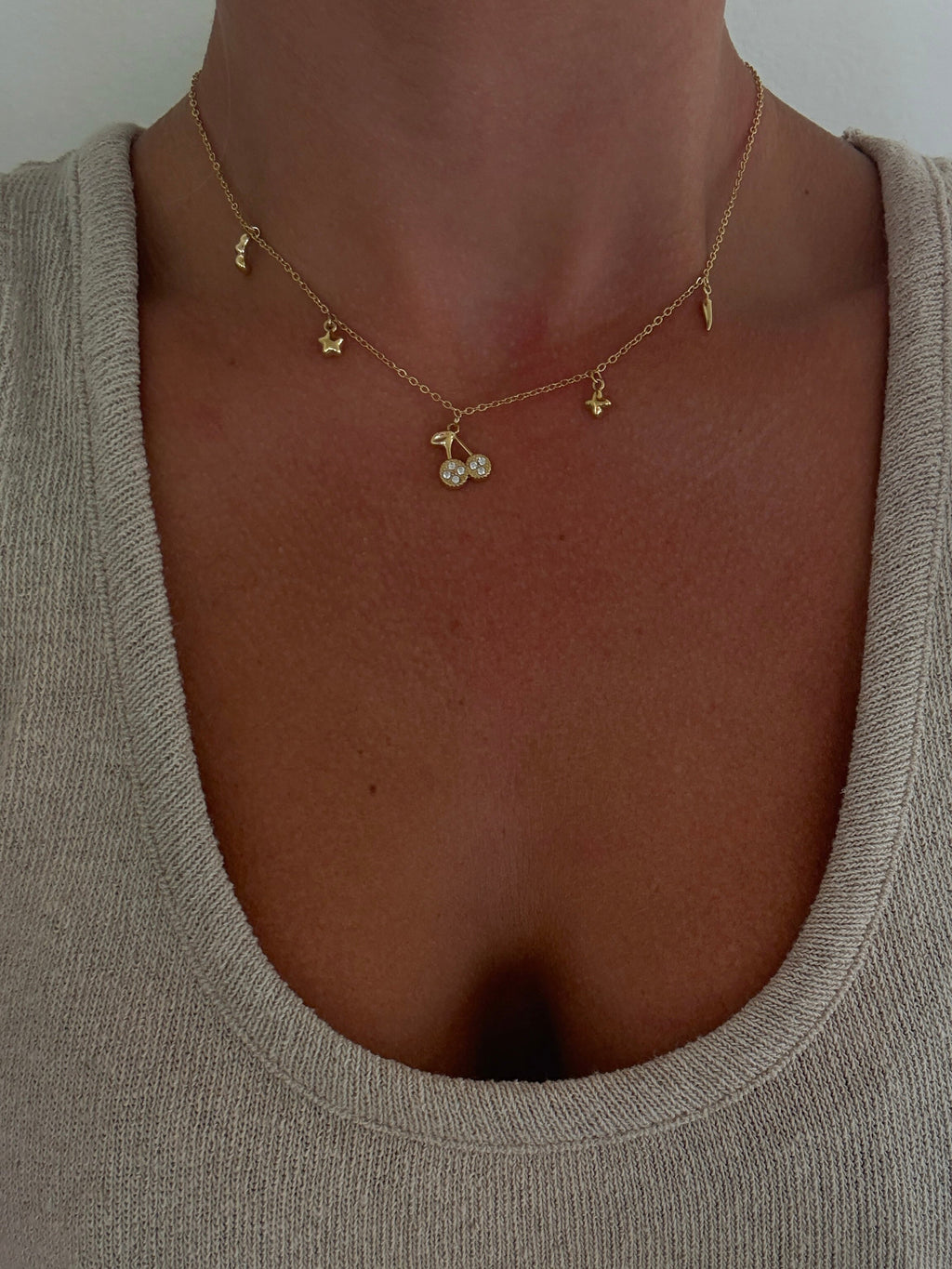 MEGHAN NECKLACE