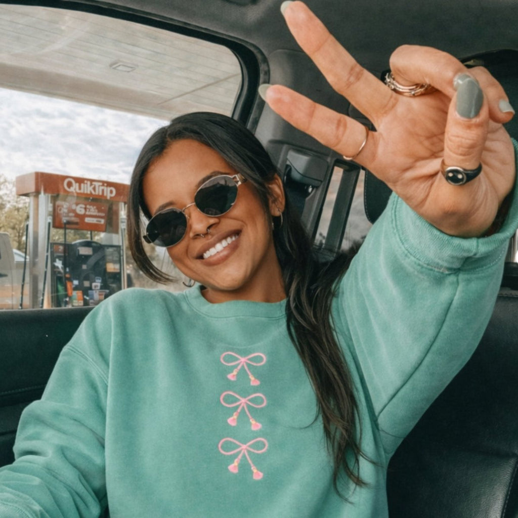 'Three Bows Nice' Tasseled Cozy Crew