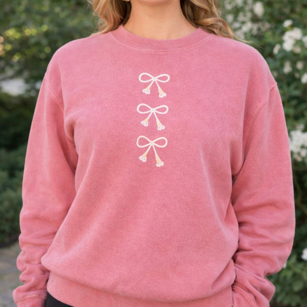 'Three Bows Nice' Tasseled Cozy Crew