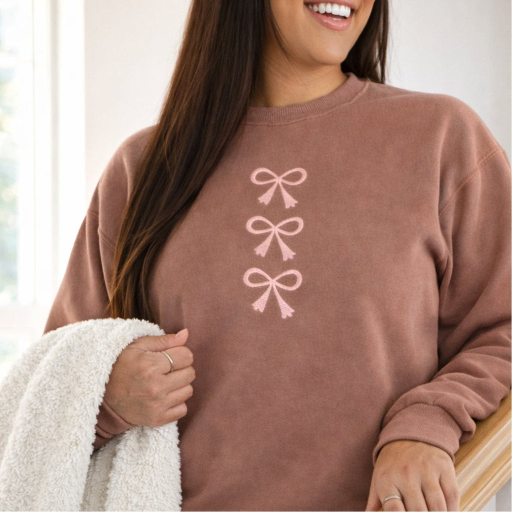 'Three Bows Nice' Tasseled Cozy Crew